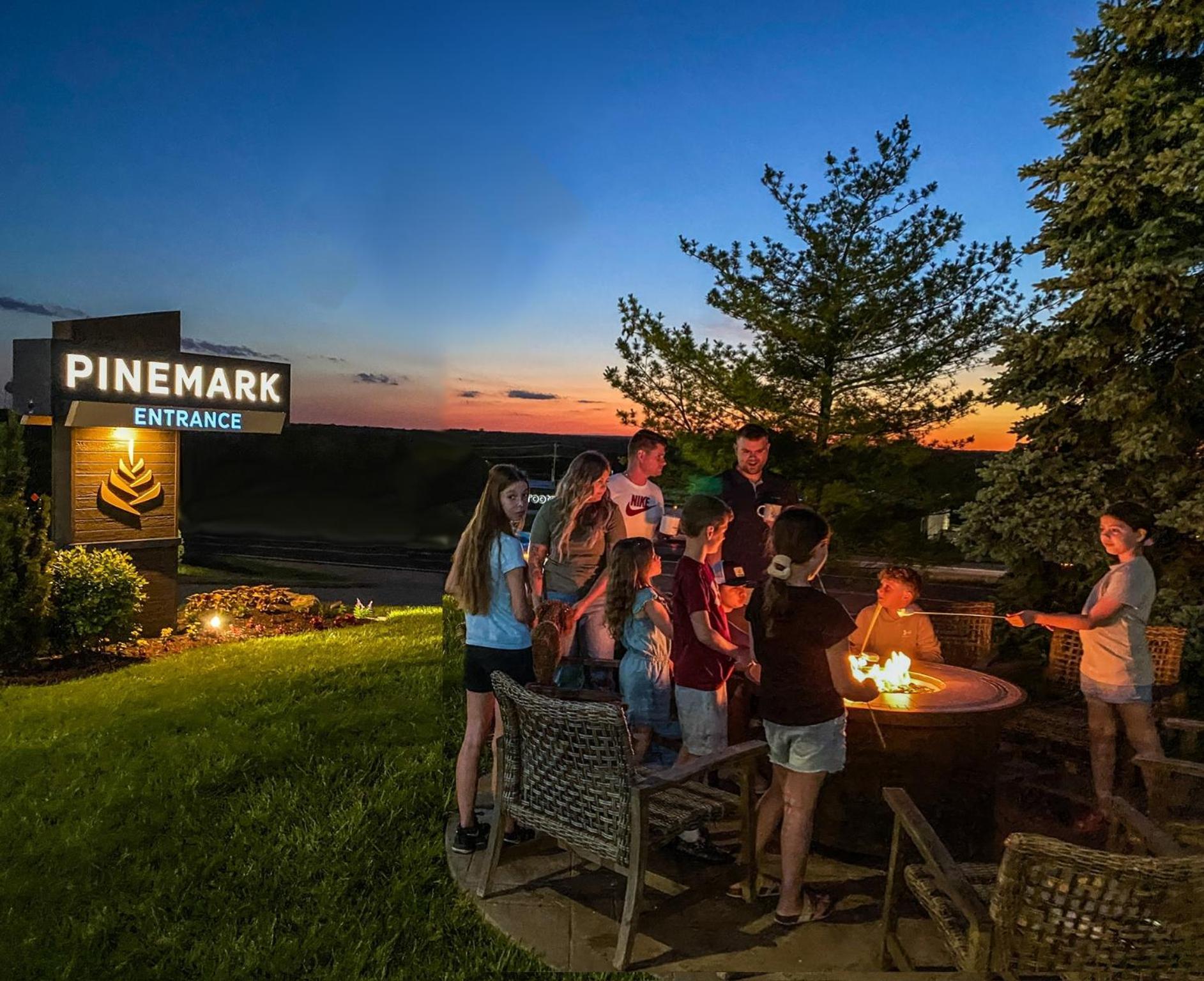 Pinemark Inn Suites Events Saint Clair Eksteriør billede
